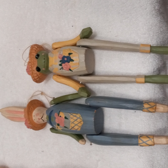 Wooden Figurines Frog & Rabbit W/ moving arms/legs & One Rabbit that sits . - Picture 2 of 7